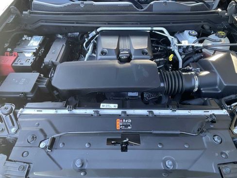 Certified 2024 Chevrolet Colorado Z71 w/ Z71 Convenience Package 2 image 30