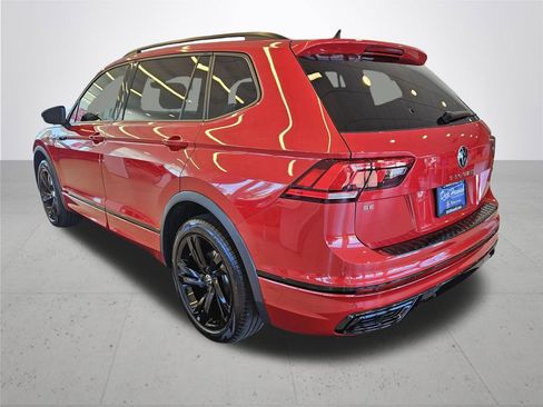 Used 2024 Volkswagen Tiguan SE R-Line AWD/4WD image 10