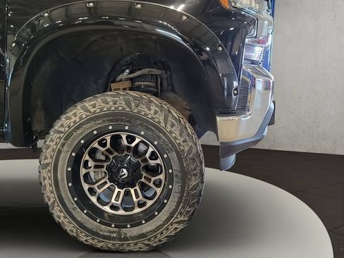 Used 2020 Chevrolet Silverado 1500 LT AWD/4WD image 24