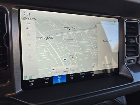 Used 2025 Ford Bronco Badlands image 14