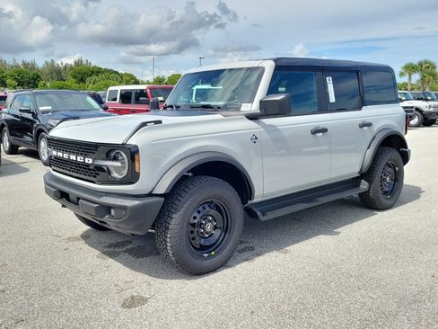 New 2026 Ford Bronco Outer Banks AWD/4WD image 4