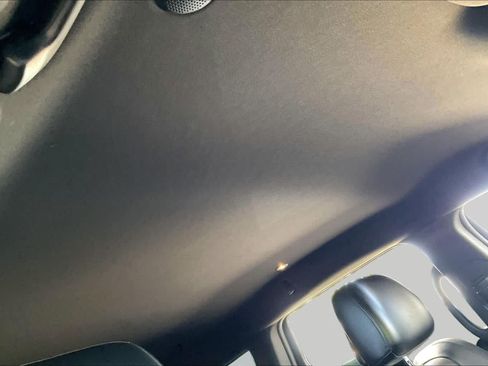 Used 2019 Jeep Grand Cherokee Laredo w/ Laredo X Package RWD image 14