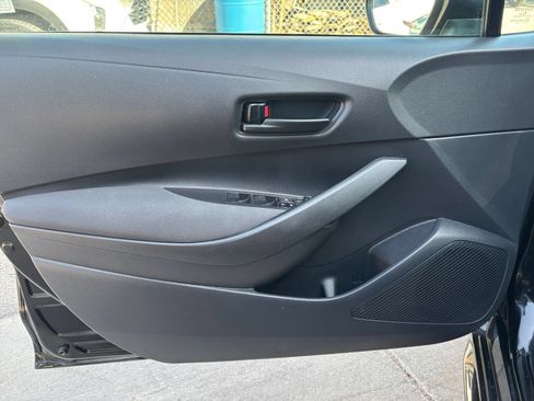 Used 2025 Toyota Corolla LE FWD image 18