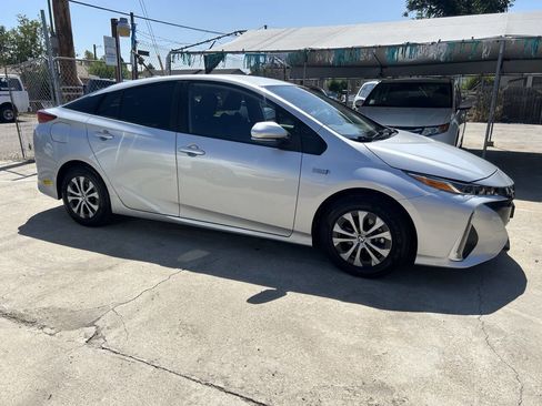 Used 2022 Toyota Prius Prime LE image 15