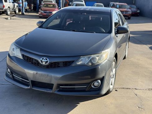 Used 2012 Toyota Camry XLE image 1