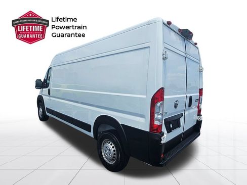 Used 2025 RAM ProMaster 2500 w/ Convenience Group FWD image 4
