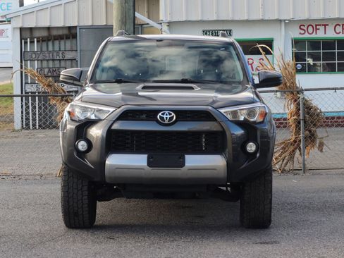 Used 2019 Toyota 4Runner 4WD image 2