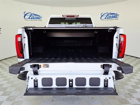 Used 2025 GMC Sierra 2500 SLT w/ Texas SLT Premium Package image 5