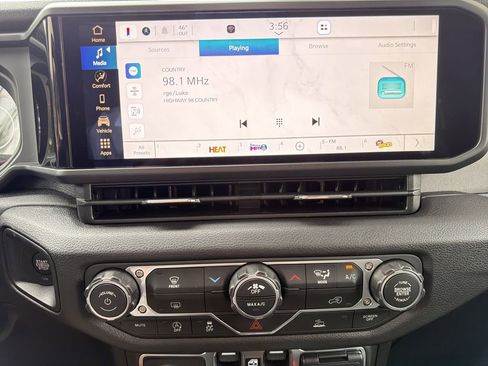 New 2026 Jeep Gladiator Sport image 28