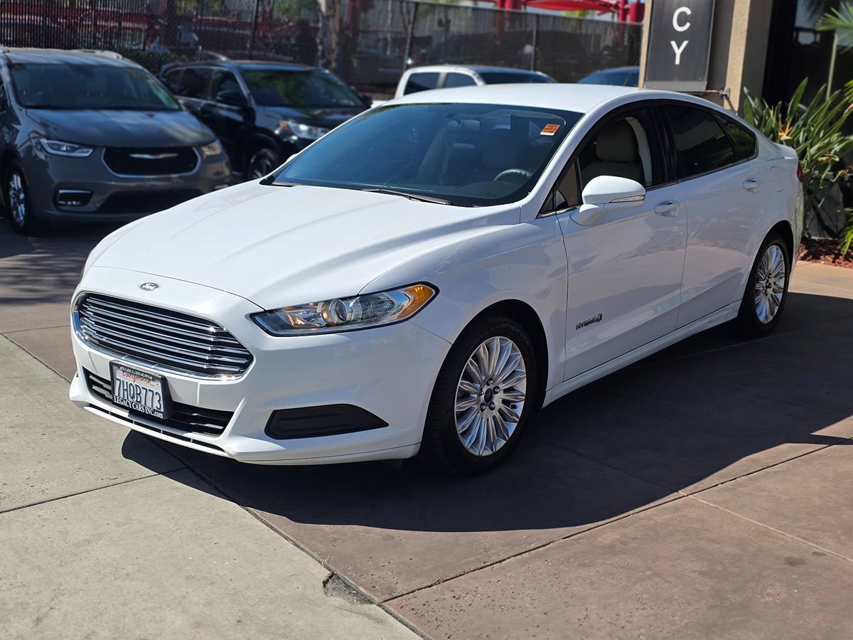 Used 2015 Ford Fusion SE FWD image 6