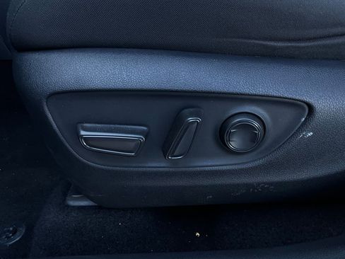 Used 2025 Toyota RAV4 XLE image 11