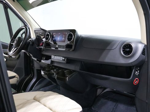Used 2024 Mercedes-Benz Sprinter 3500 image 31