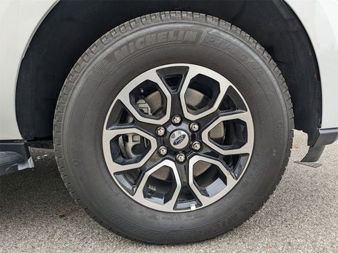 Used 2024 Ford Expedition XLT image 31