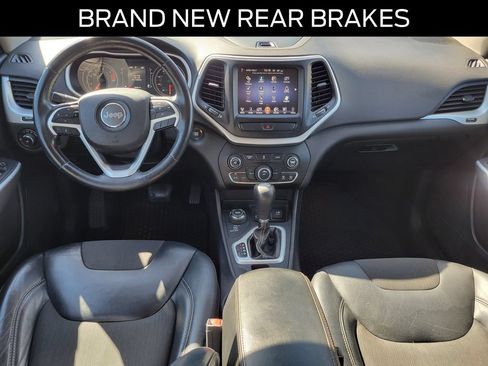 Used 2018 Jeep Cherokee Latitude Plus w/ Cold Weather Group AWD/4WD image 8