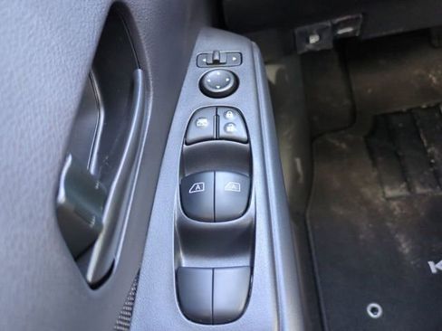 New 2025 Nissan Kicks Play S image 21