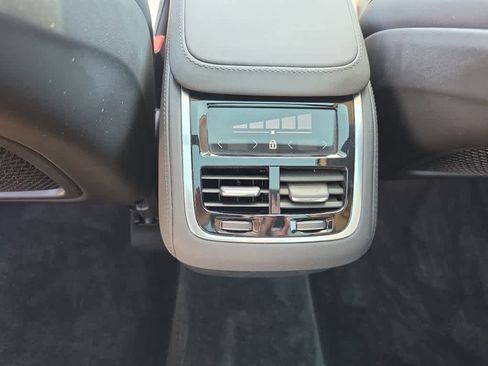 Used 2025 Volvo XC90 B5 Core AWD/4WD image 26