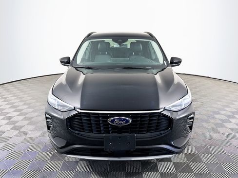 Used 2024 Ford Escape Platinum image 2