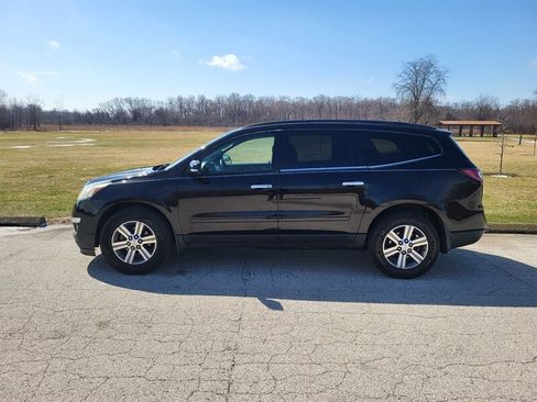 Used 2016 Chevrolet Traverse LT image 3