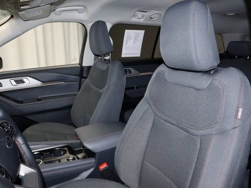 Certified 2025 Ford Explorer Active image 26