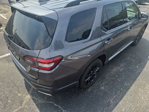 Used 2025 Honda Pilot Touring image 8