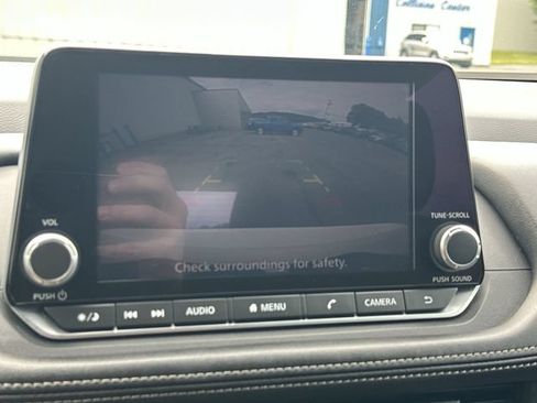 Used 2024 Nissan Rogue S AWD/4WD image 24