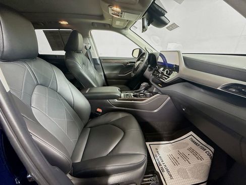 Used 2026 Toyota Highlander Platinum AWD/4WD image 29