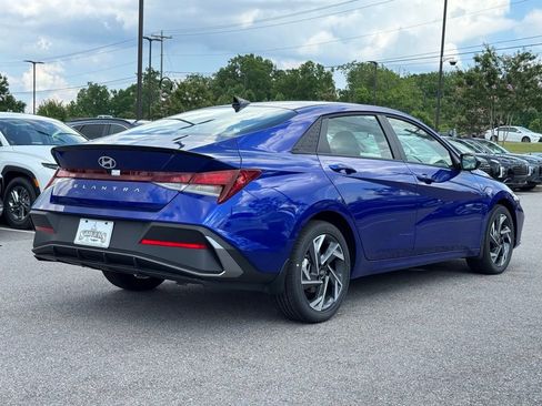 Used 2025 Hyundai Elantra Sport image 11