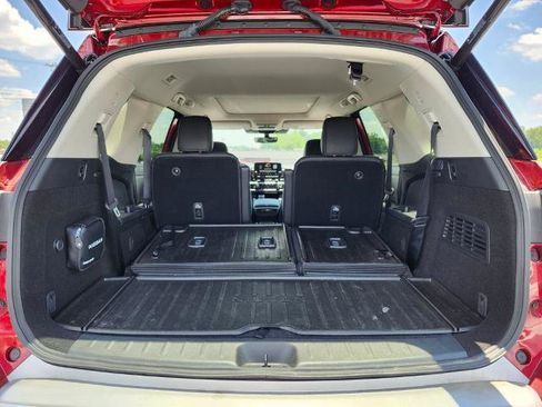 Certified 2025 Nissan Pathfinder Platinum AWD/4WD image 18