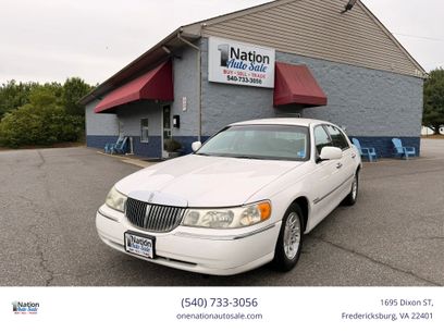 Used 1999 Lincoln Town Car Signature