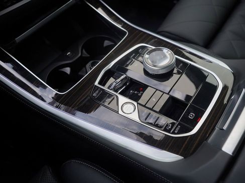 Used 2025 BMW X5 M60i image 18