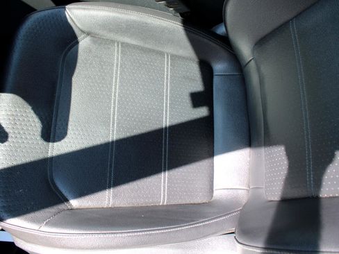 Used 2013 Volkswagen Passat TDI SE image 20