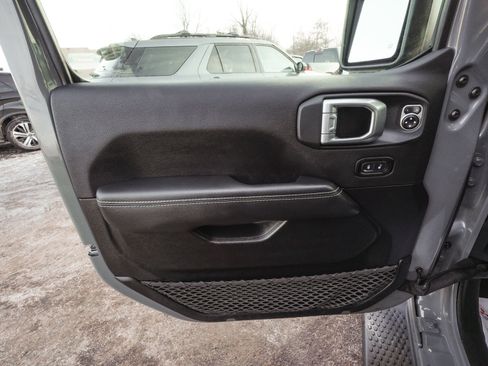 Used 2023 Jeep Wrangler Unlimited Sahara w/ Cold Weather Group image 11