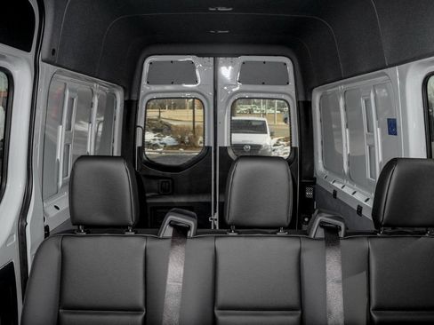 Used 2026 Mercedes-Benz Sprinter 2500 image 18