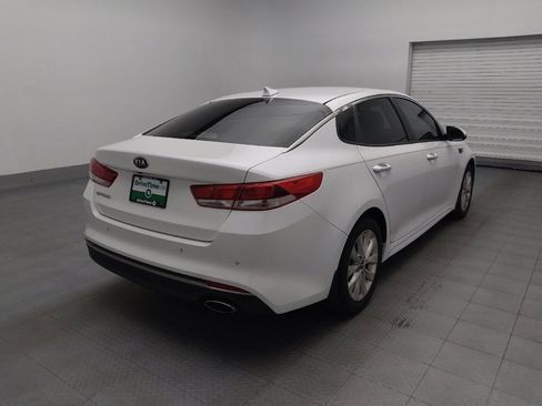 Used 2018 Kia Optima LX w/ 17" Alloy Wheels Package FWD image 9
