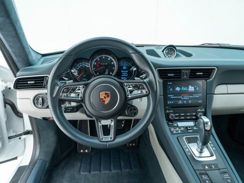 Certified 2019 Porsche 911 Turbo S image 19