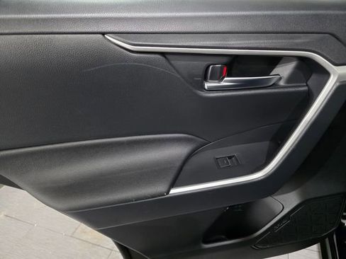 Used 2023 Toyota RAV4 XLE Premium image 11