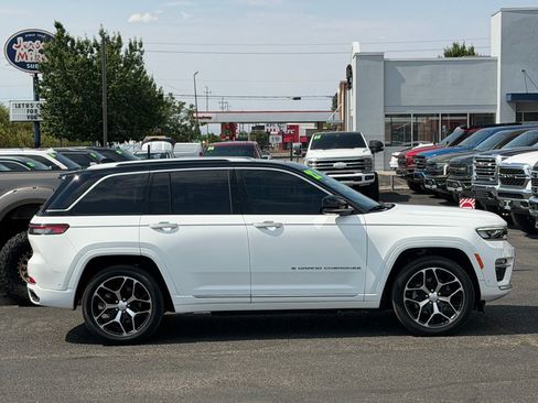 Used 2022 Jeep Grand Cherokee Summit AWD/4WD image 3