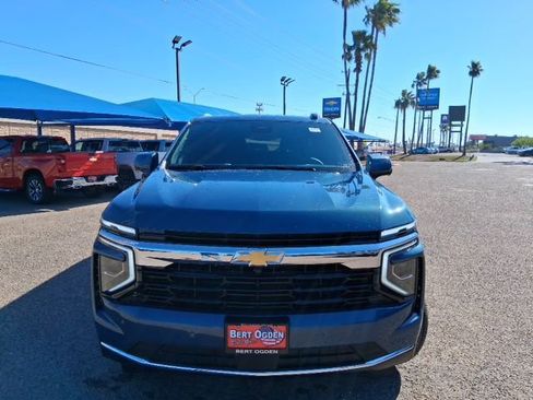 New 2026 Chevrolet Suburban LS RWD image 2