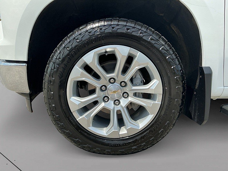 Used 2024 Chevrolet Silverado 1500 LTZ w/ LTZ Convenience Package II AWD/4WD image 9