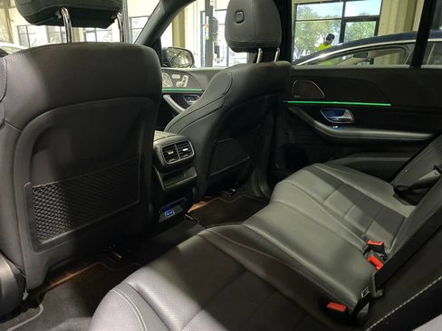 Used 2025 Mercedes-Benz GLE 350 4MATIC w/ AMG Line Exterior image 5