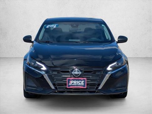 Used 2024 Nissan Altima 2.5 SV FWD image 2