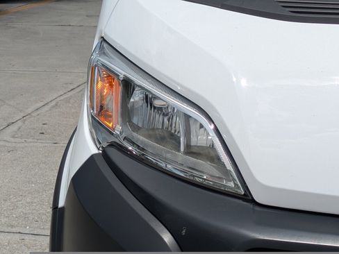 Used 2024 RAM ProMaster 2500 w/ Convenience Group FWD image 9