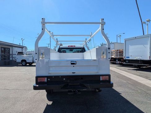 New 2025 GMC Sierra 2500 Pro w/ Convenience Package image 8