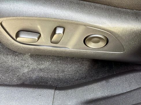 Used 2025 GMC Acadia Elevation image 15