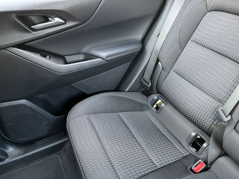 Used 2025 Chevrolet Equinox LT image 38