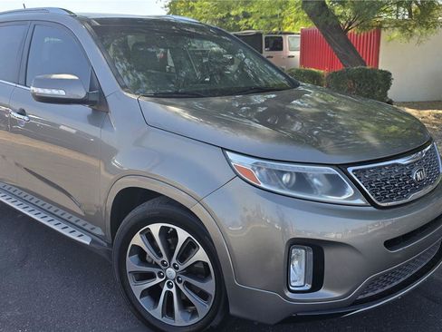 Used 2014 Kia Sorento SX w/ 3rd Row Package FWD image 2