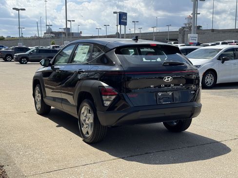 New 2026 Hyundai Kona SE image 8