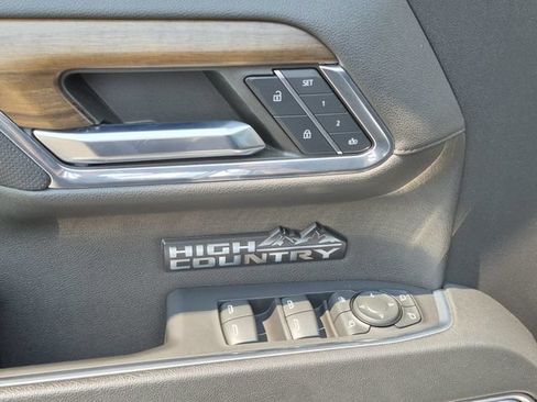 Used 2023 Chevrolet Silverado 1500 High Country w/ High Country Premium Package AWD/4WD image 8