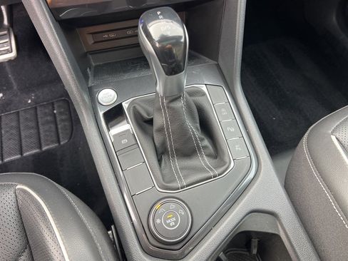 Used 2022 Volkswagen Tiguan SEL R-Line image 19