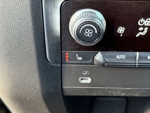 Used 2023 GMC Yukon AT4 image 33